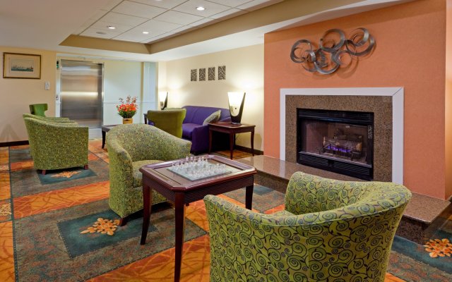 Holiday Inn Express Hotel & Suites Carneys Point, an IHG Hotel