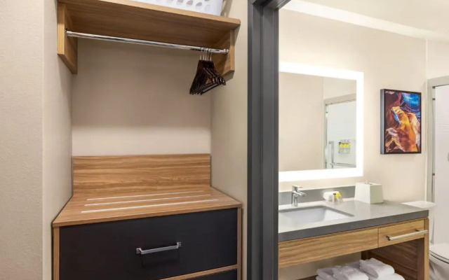 Candlewood Suites Navasota