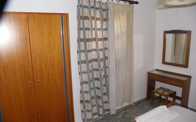 Filoxenia Studios & Apartments