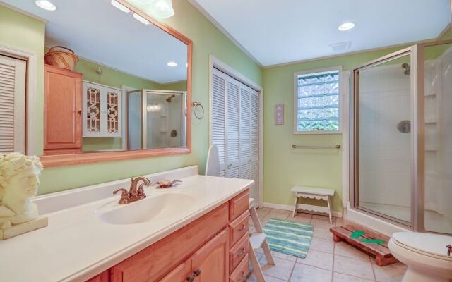 Dog Friendly Ground Level Duplex by RedAwning