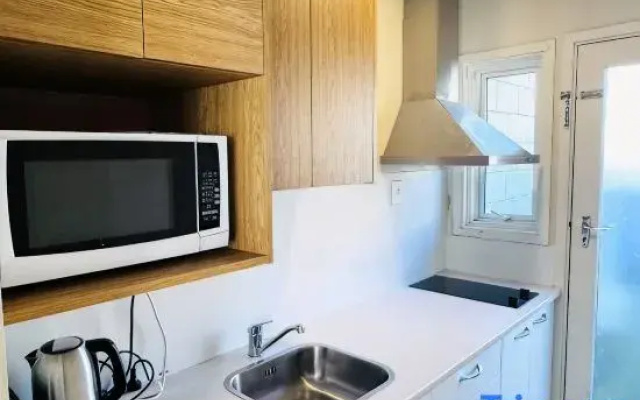 Merivale Court Large Studio-Unit 2