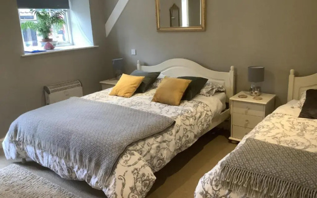 Holly House Bed & Breakfast