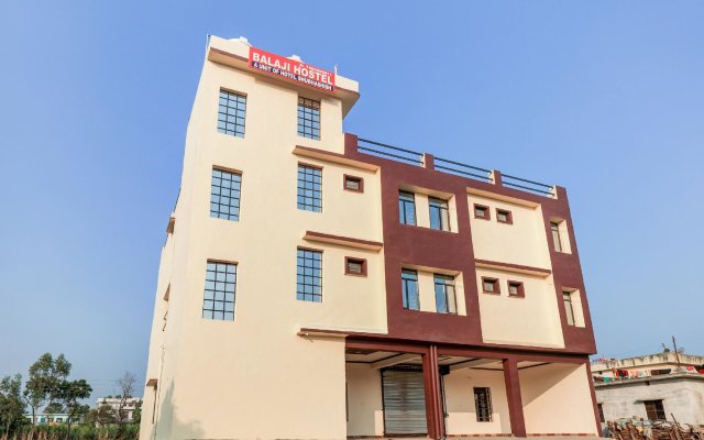 OYO 84027 Balaji Hostel