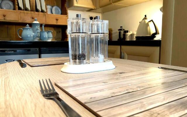 Central Boscastle studio flat