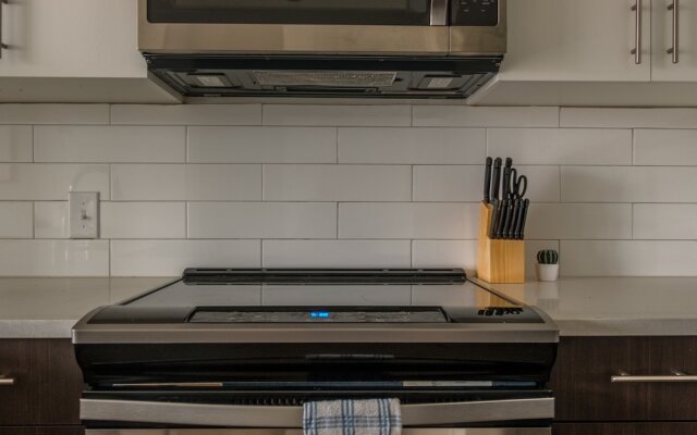 Downtown 2 BR w/ Wifi by Frontdesk