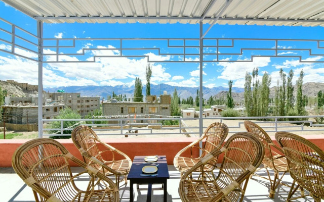 Raybo Hostel