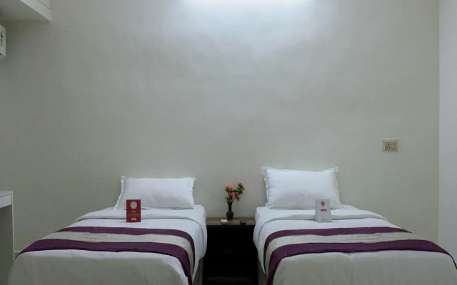 Rose Flower Service Apartment by OYO Rooms