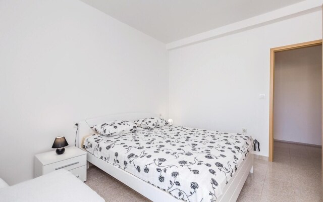 Beautiful Home in Barbat With Wifi and 2 Bedrooms