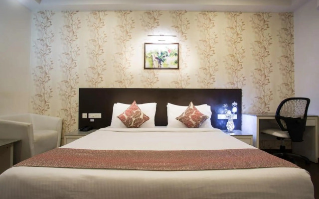 OYO Room Near Cosmos Mall