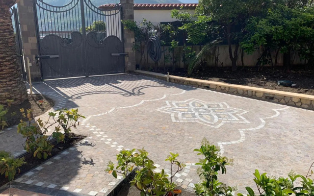 Viale Villa Arianna, 8