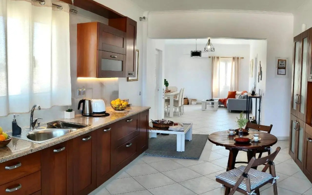 Theasis Apartments