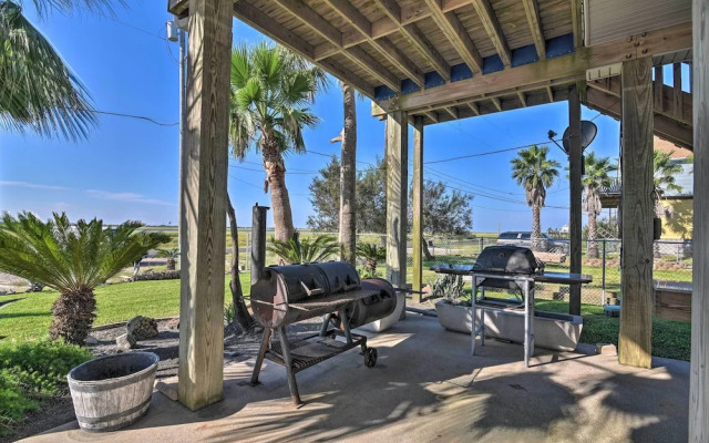 Bayfront Fishing Pier: Galveston Island Home!