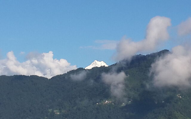 The Lindsay Himalayan Heights