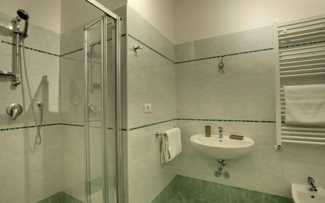 Accademia Opera Deluxe