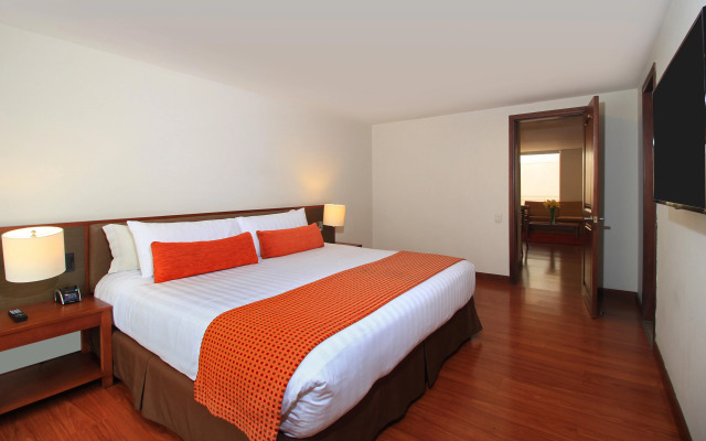 Hotel Windsor House Inn By GEH Suites