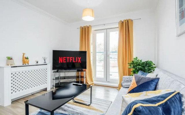 2br-sleeps4-parking-eastlondon