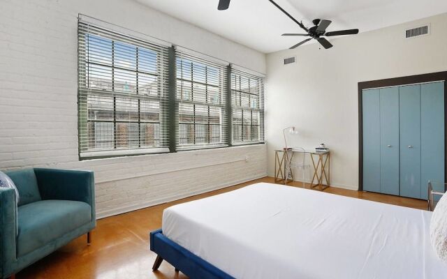 Gorgeous 3br/2ba Industrial Apt in Nola by Domio