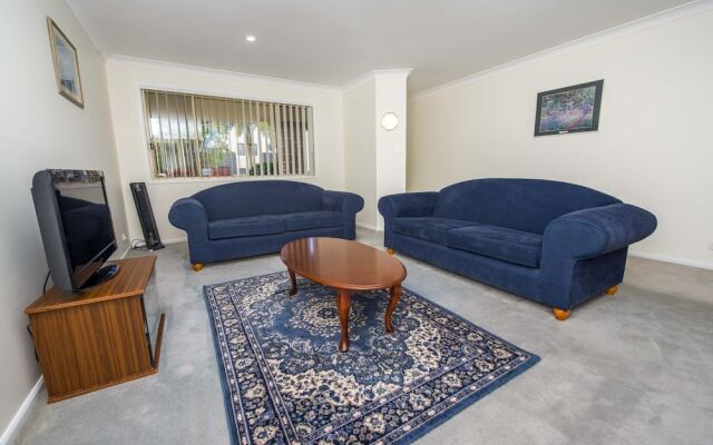 Whitesands Road, Unit 2/12