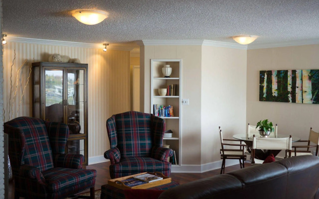 Arctic Fox Inn