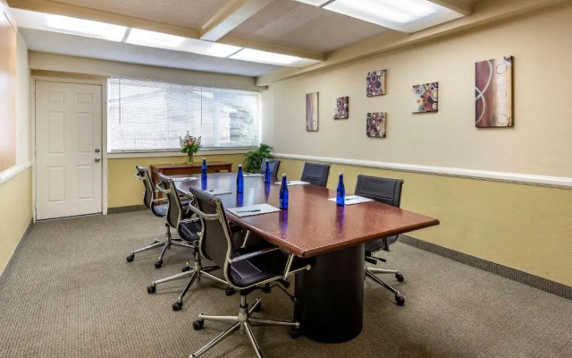 Quality Inn & Suites Vestal Binghamton