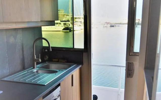 Exclusive Yacht With a Roof Terrace