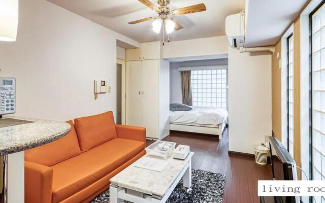 Aparthotel Status59 with Parking