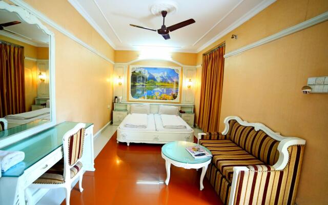 Hotel Naveen