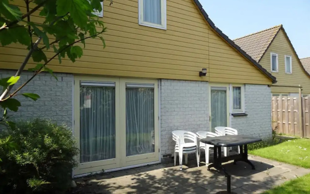 Cosy 8-person Holiday Home in Wemeldinge