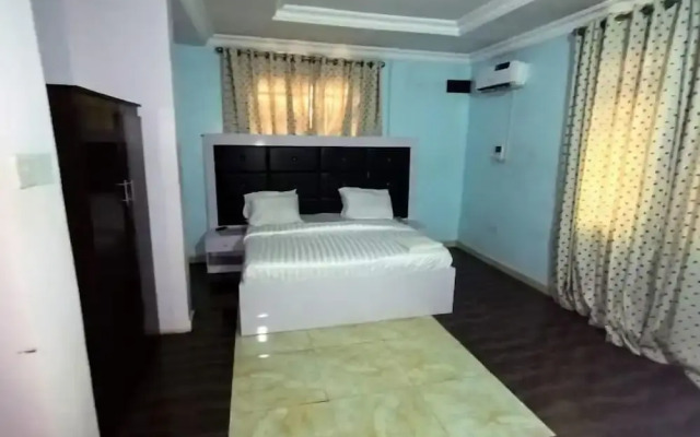 Sound View Lounge and Apartments