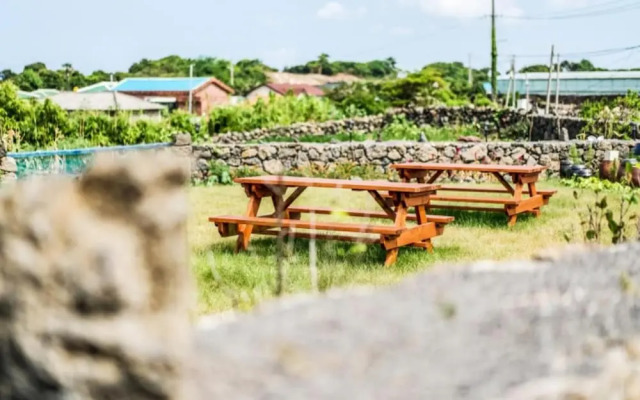 Jeju Gamsugul Pension