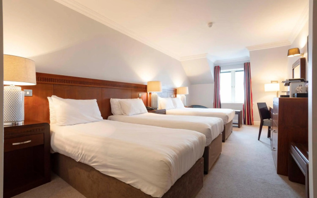 Schull Harbour Hotel & Leisure Centre