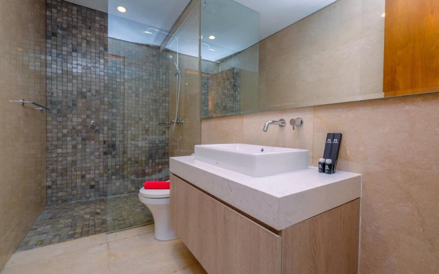 Spacious and Nice 3BR Apartment at Veranda Residence Puri