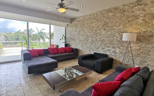 Magia Beachside Apartment by Bvr