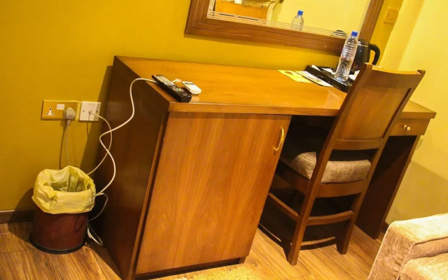 Banex Hotel and Suites