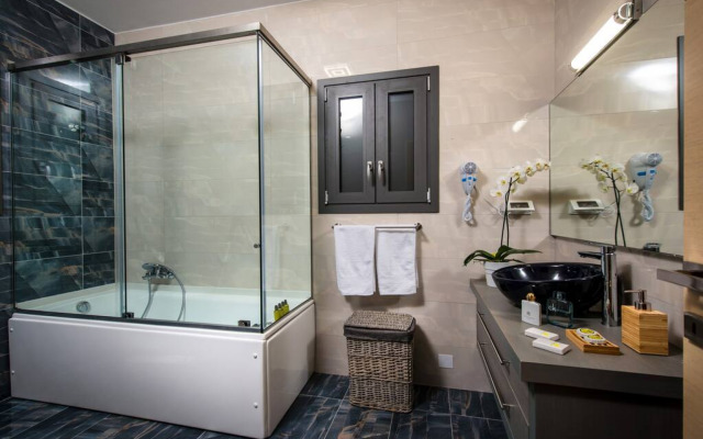 Villa Bellelen With a Heated Pool
