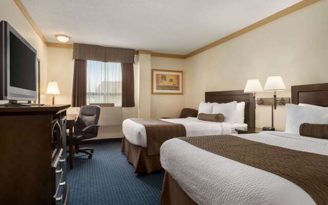 Days Inn & Suites by Wyndham Sault Ste. Marie ON