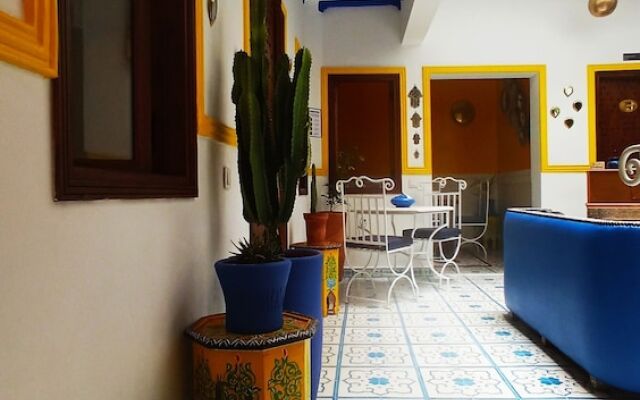 Riad Heklek- Ouarzazate Breakfast Included