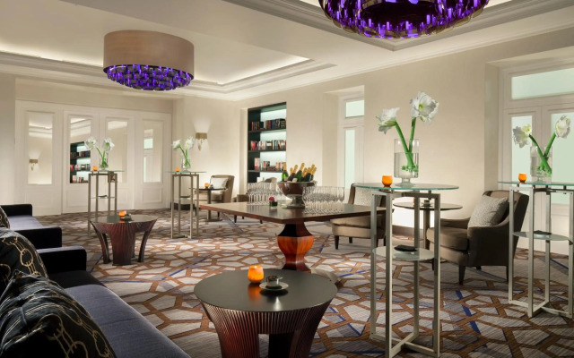 Royal Savoy Hotel & Spa