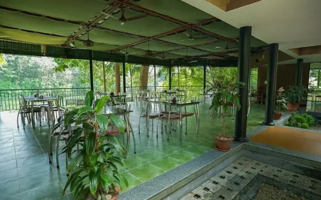 River Banks Madaparambil Resort