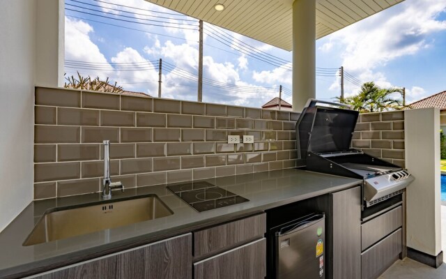 Modern 3 Bedroom Pool Villa MS24