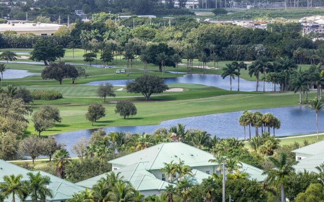 Modern Studio in Downtown Doral