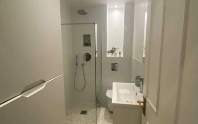 Stylish 1 Bedroom Apartment in North London