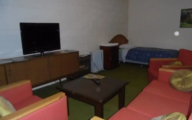 Laverton Motel