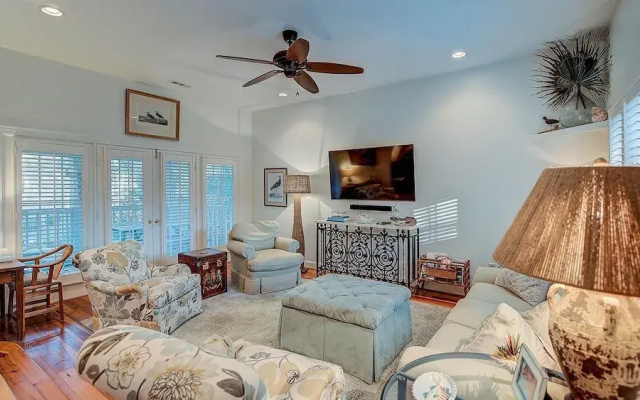 510 Grier 3 Br Villa by RedAwning