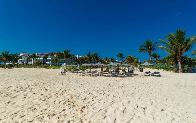 Z Casa Gardenia 2 Bedroom Condo by Redawning