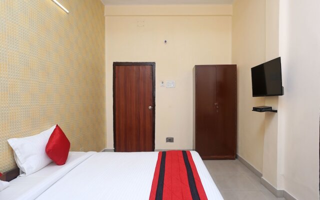 OYO 9001 Hotel East West