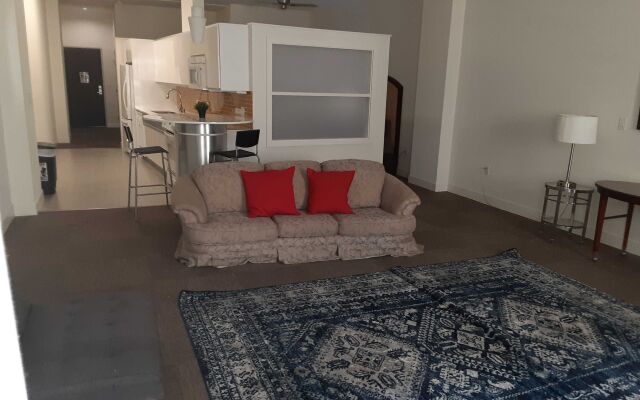 Great Value 1 Bedroom Apartment! Fast Wifi!