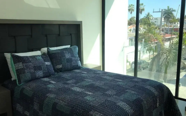 Apartment One Block From The Sea - C