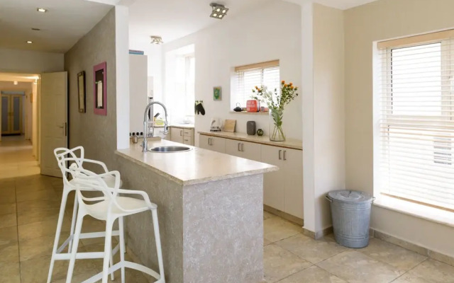 Penthouse & Terrace near Hilton by FeelHome