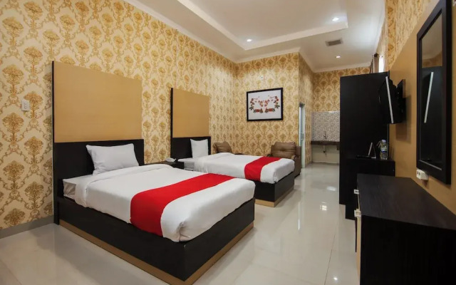 Esther Hotel